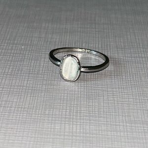 Elegant Silver Oval Ring